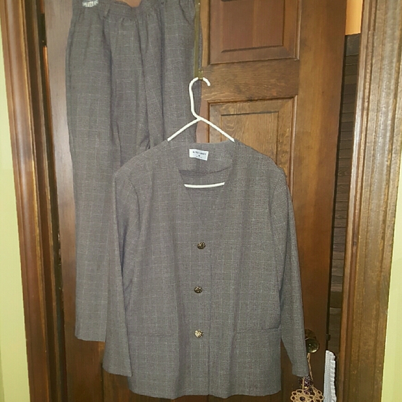 Alfred Dunner 2pc Pantsuit - Picture 3 of 12